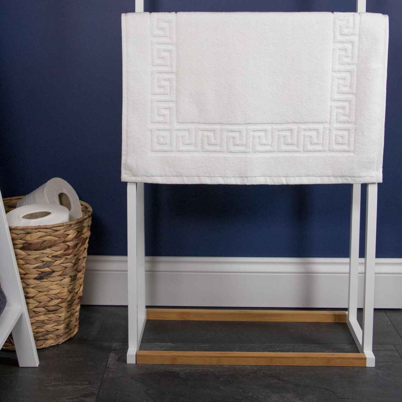 650-750 GSM White Bath Mat (50x70cm)